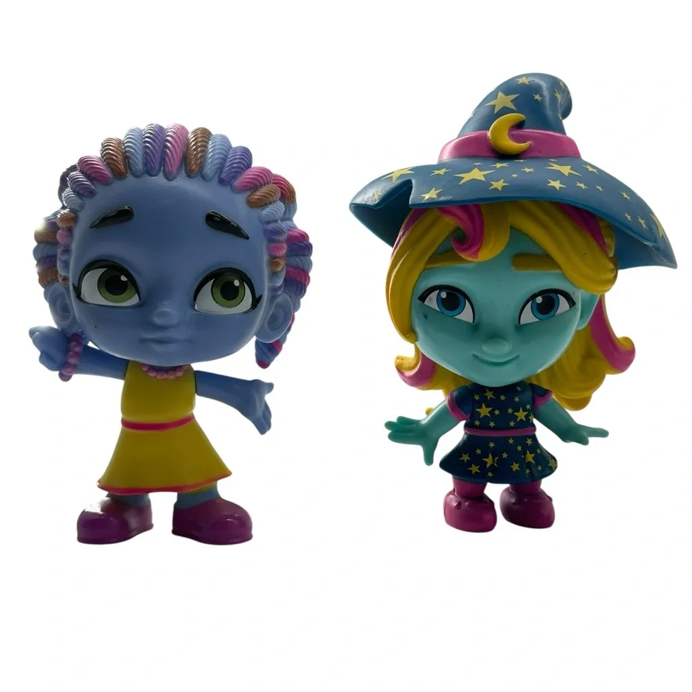 Hasbro Netflix Super Monsters Lot GrrBus with Lights/Sounds & 7 Action Figures